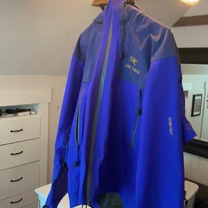 Arcteryx beta AR men’s gore Tex coat size L